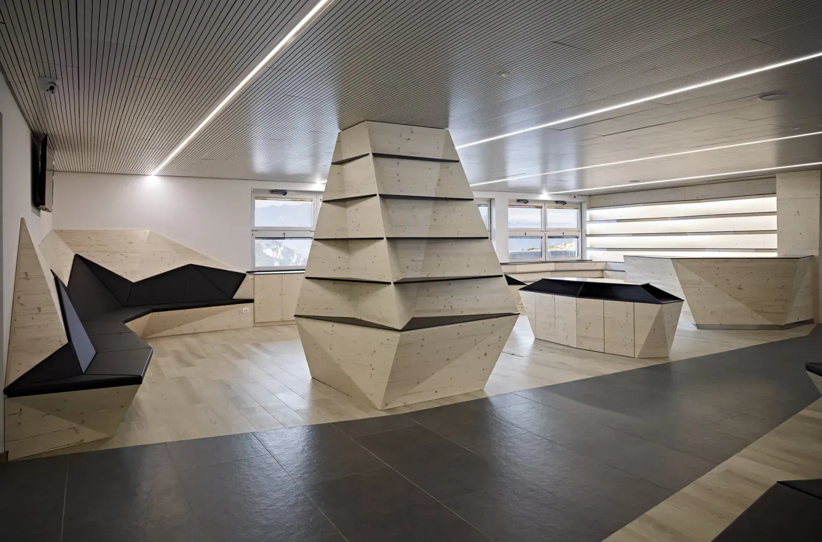 Funivia Malcesine Monte Baldo: paesaggio arredo, TN, foto 10. Progetto di Riccardo Bandera Architetto