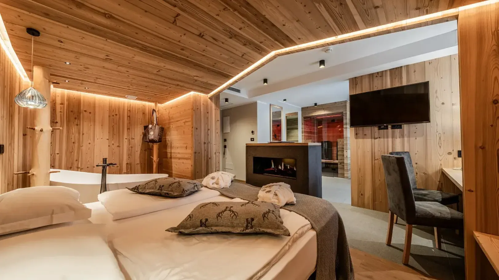 Hotel Tevini a Commezzadura, TN, progetto di Riccardo Bandera Architetto