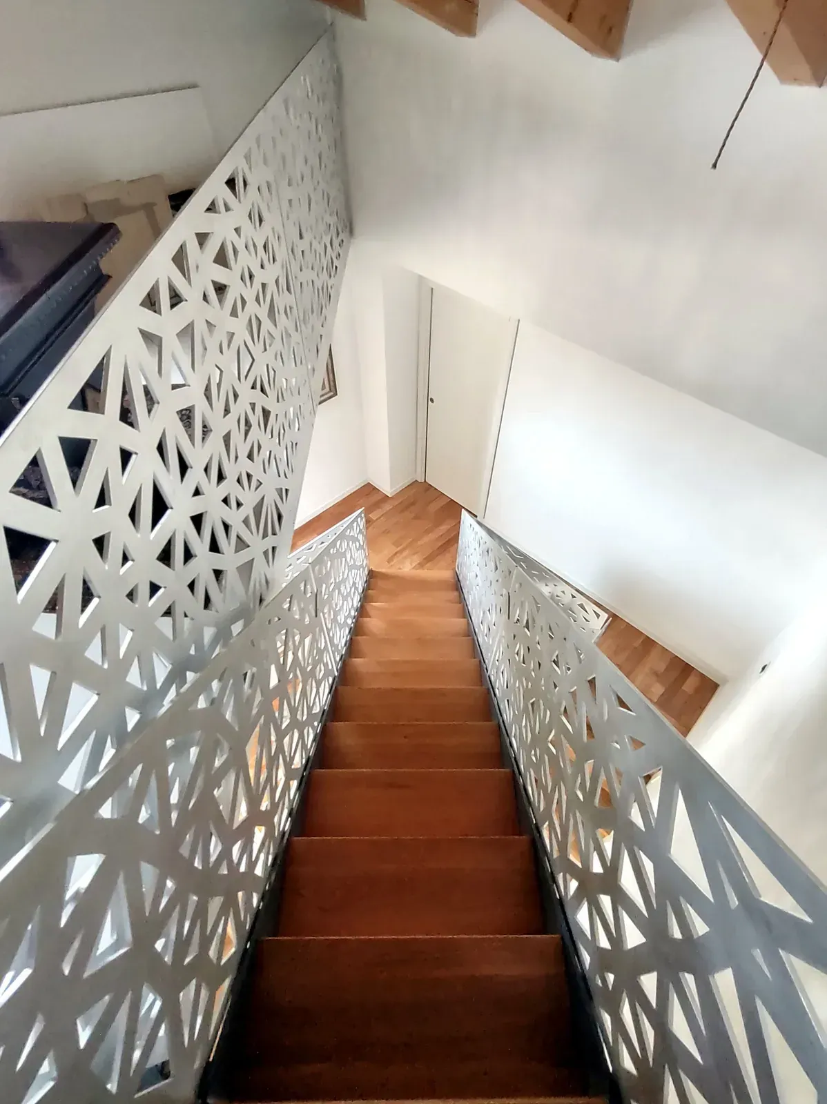 Nuova scala e soppalco per una casa ad Albignasego, PD, foto 3. Progetto di Riccardo Bandera Architetto
