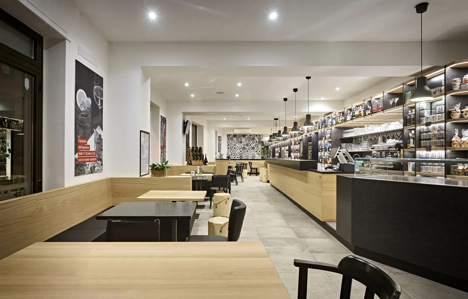 Progetto di interni per Caffé De Min a Rovereto, TN, foto 1. Progetto di Riccardo Bandera Architetto