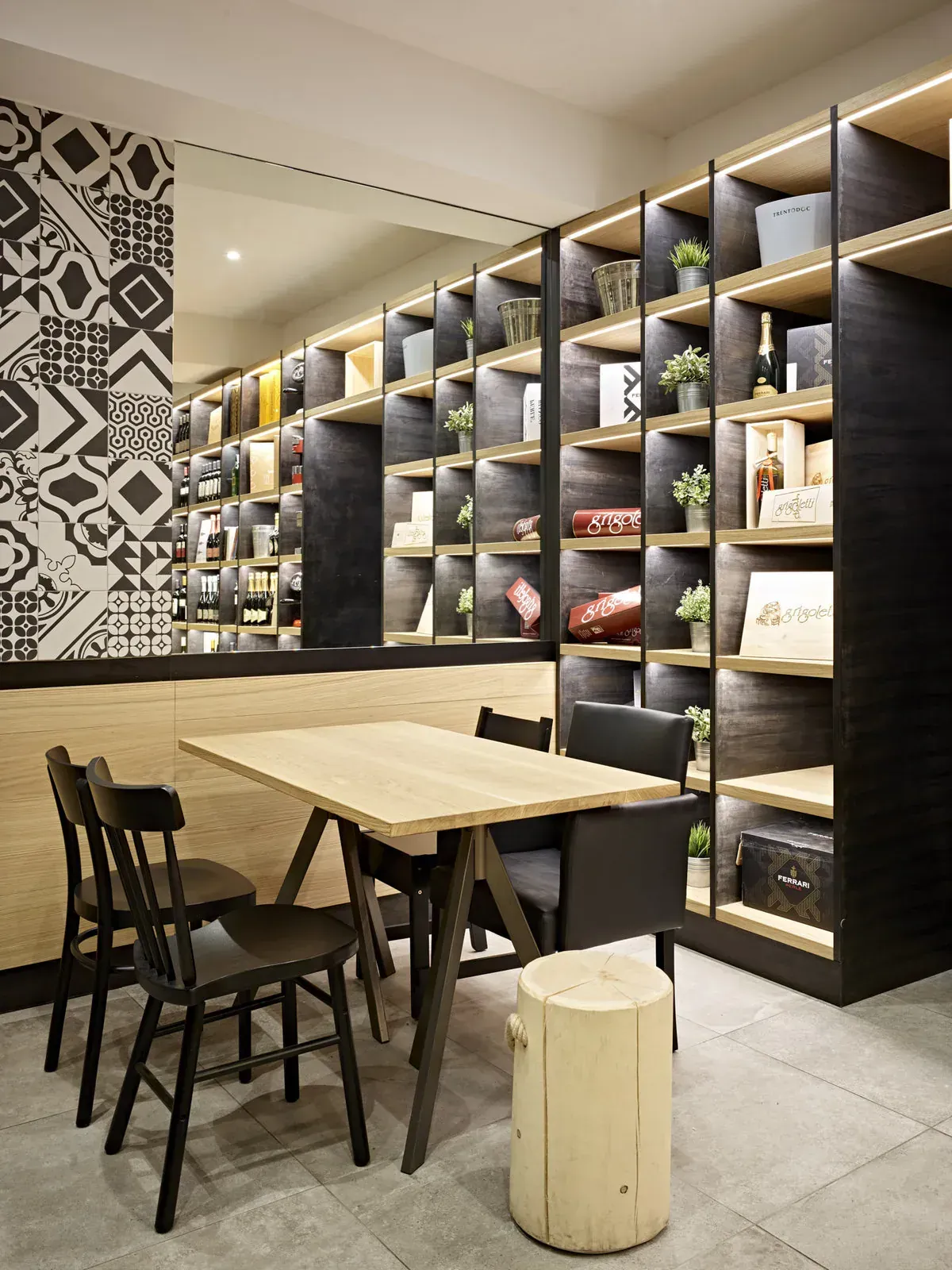 Progetto di interni per Caffé De Min a Rovereto, TN, foto 7. Progetto di Riccardo Bandera Architetto