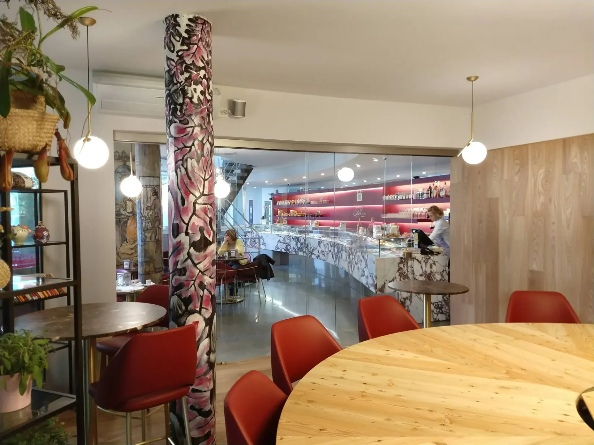 Progetto di interni per la Pasticceria Zaffiro a Rovereto, TN, foto 4. Progetto di Riccardo Bandera Architetto