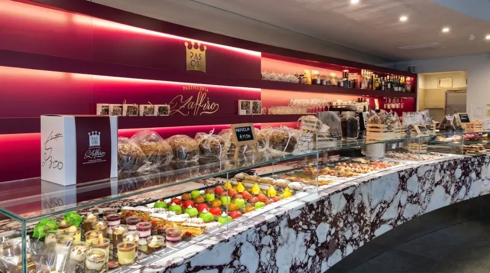 Progetto di interni per la Pasticceria Zaffiro a Rovereto, TN, foto 6. Progetto di Riccardo Bandera Architetto