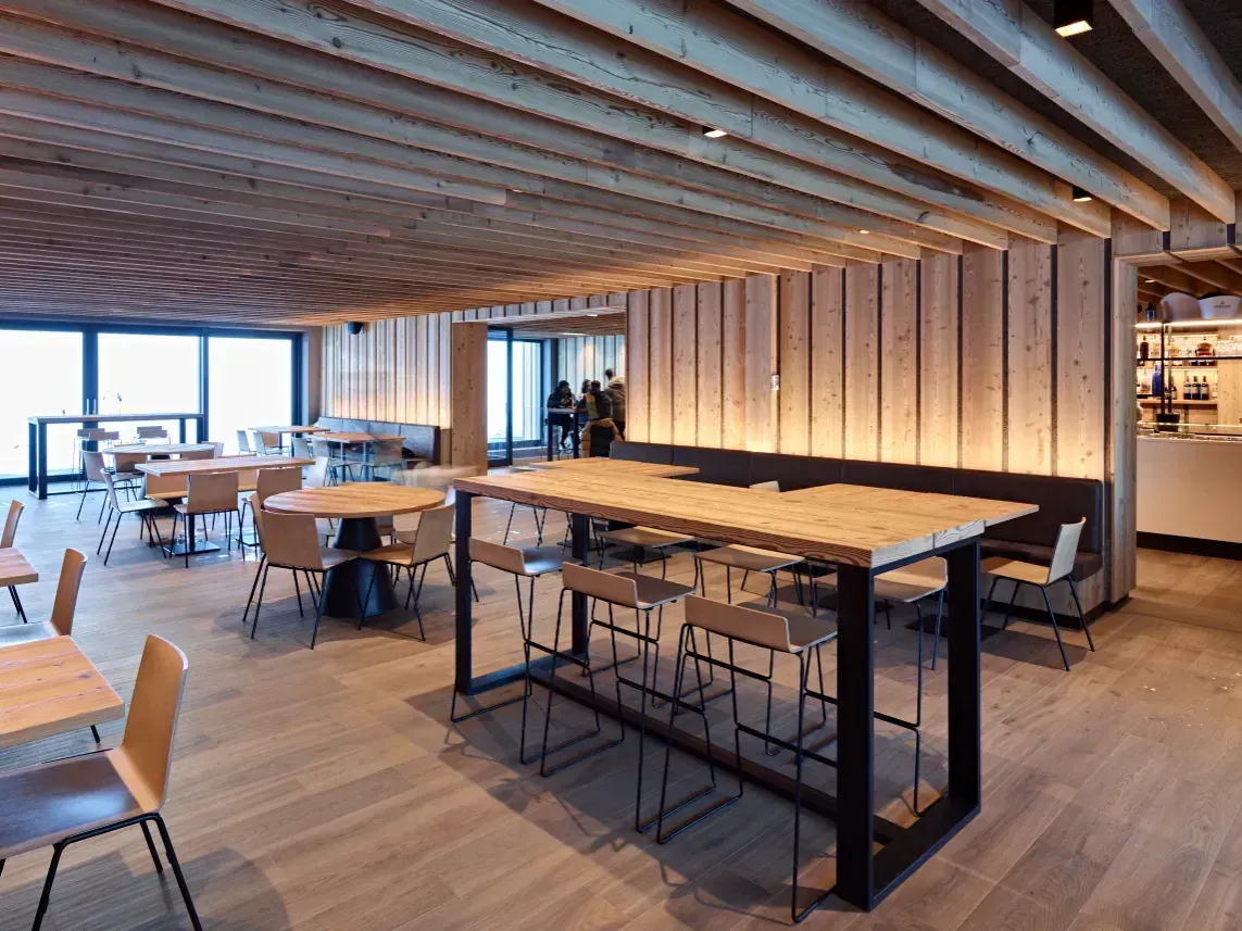 Ristorante alpino a Polsa di Brentonico, Trento, foto 16. Progetto di Riccardo Bandera Architetto