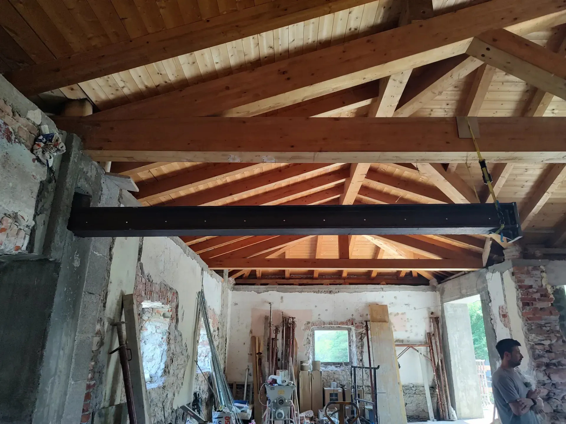 Ristrutturazione attico con soppalco e giardino a Isera, TN, foto di cantiere 7. Progetto di Riccardo Bandera Architetto