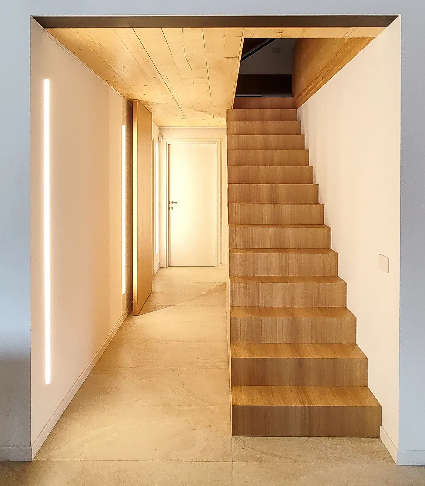 Ristrutturazione attico con soppalco e giardino a Isera, TN, foto 5. Progetto di Riccardo Bandera Architetto