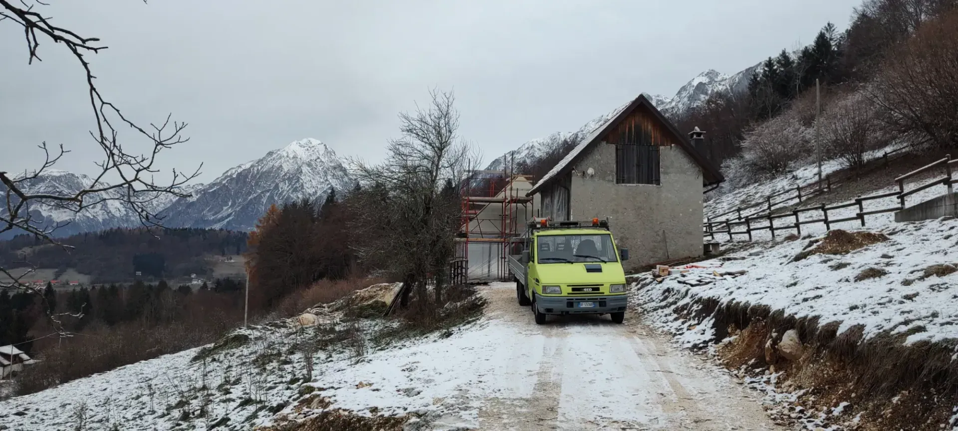 Ristrutturazione di una casera nell’Alpago a Tambre, BL, foto di cantiere 1. Progetto di Riccardo Bandera Architetto