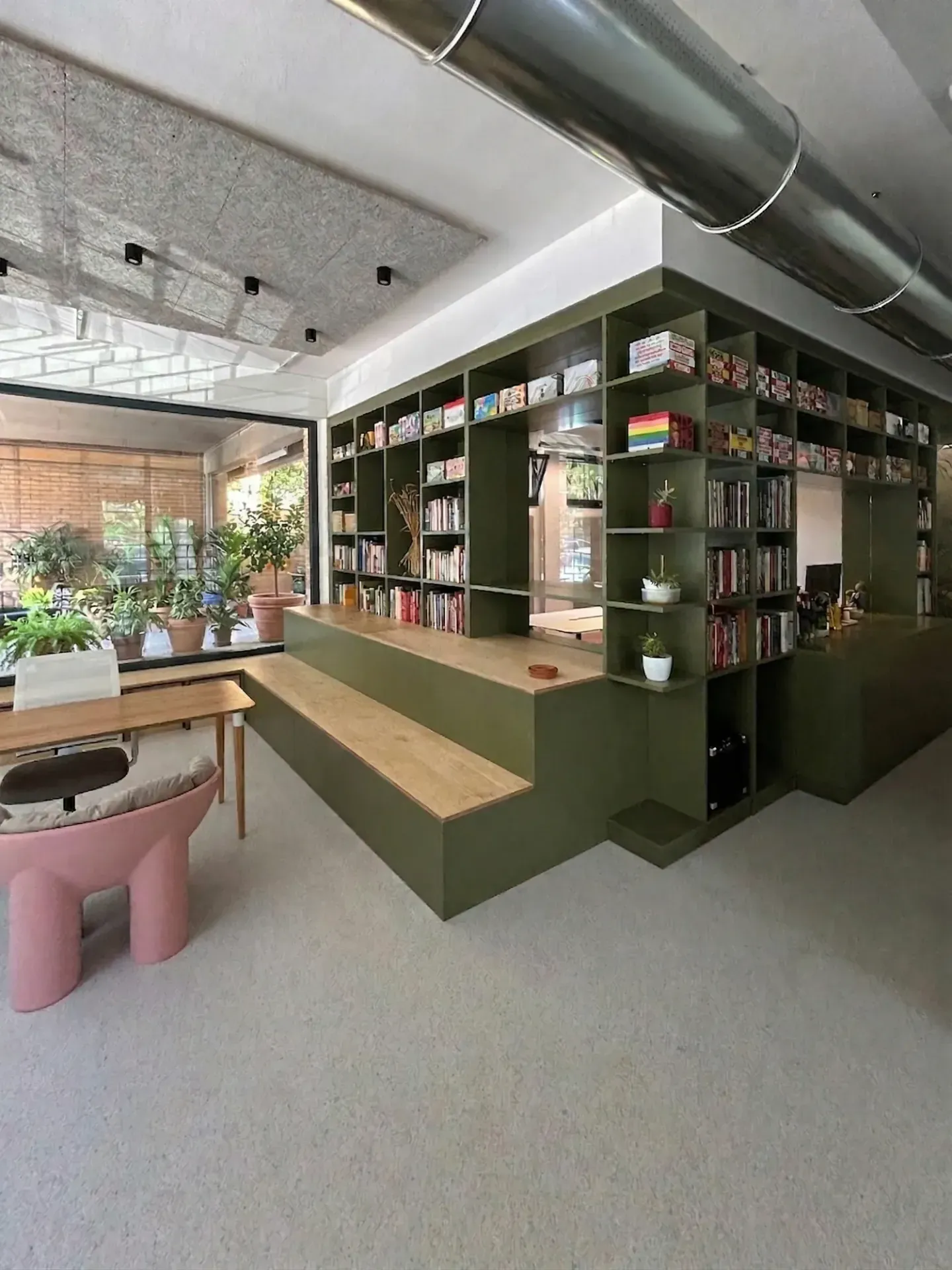 Uffici in casa Brisa a Bologna, BO, foto 4. Progetto di Riccardo Bandera Architetto